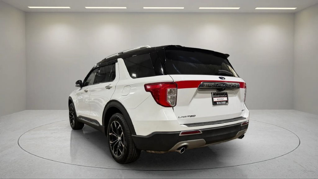 Used 2021 Ford Explorer Limited w/ Equipment Group 301A AWD/4WD image 16