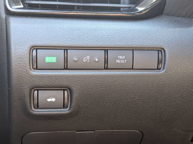 Used 2025 Nissan Sentra SV FWD image 21