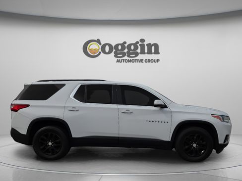 Certified 2021 Chevrolet Traverse LT image 6