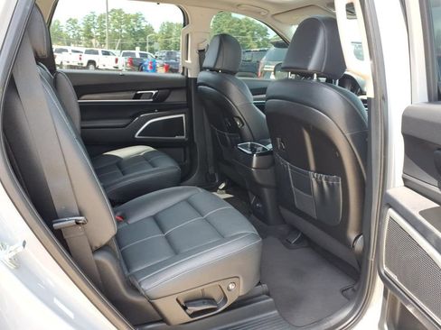 Used 2022 Kia Telluride EX w/ EX Premium Package AWD/4WD image 12