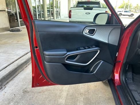Used 2024 Kia Soul LX w/ Option Group 015 FWD image 38