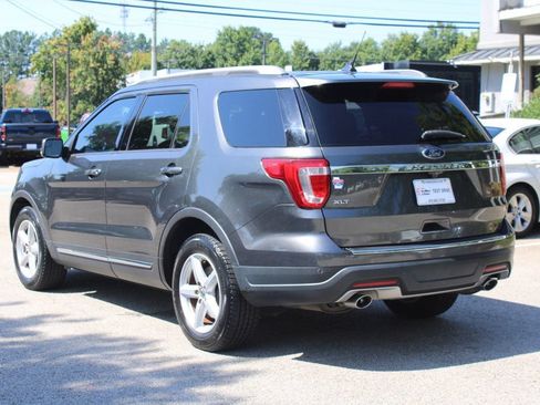 Used 2018 Ford Explorer XLT w/ Equipment Group 202A FWD image 6