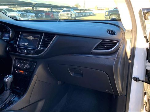 Used 2020 Buick Encore Preferred image 18