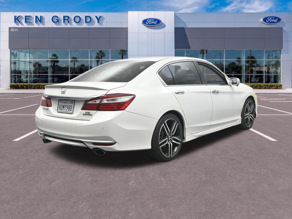 Used 2016 Honda Accord Touring image 6