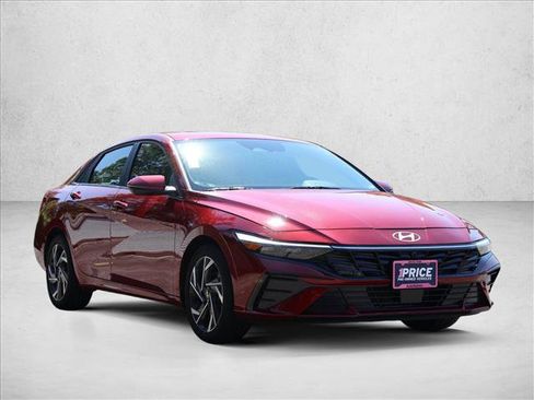 Used 2024 Hyundai Elantra Limited FWD image 3