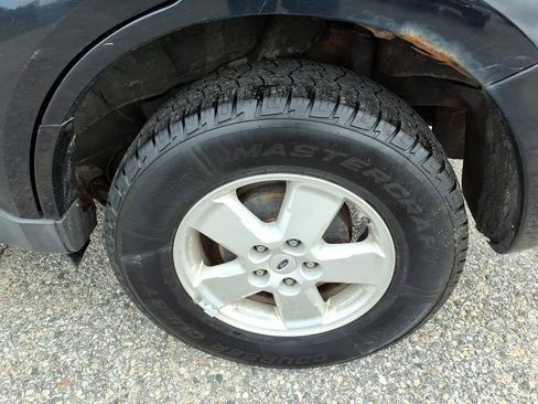 Used 2010 Ford Escape XLT AWD/4WD image 13