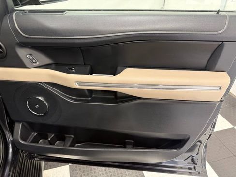 Used 2024 Ford Expedition Limited image 26