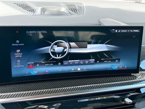 New 2026 BMW X5 M60i image 13