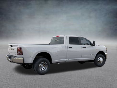 New 2026 RAM 3500 Big Horn AWD/4WD image 4