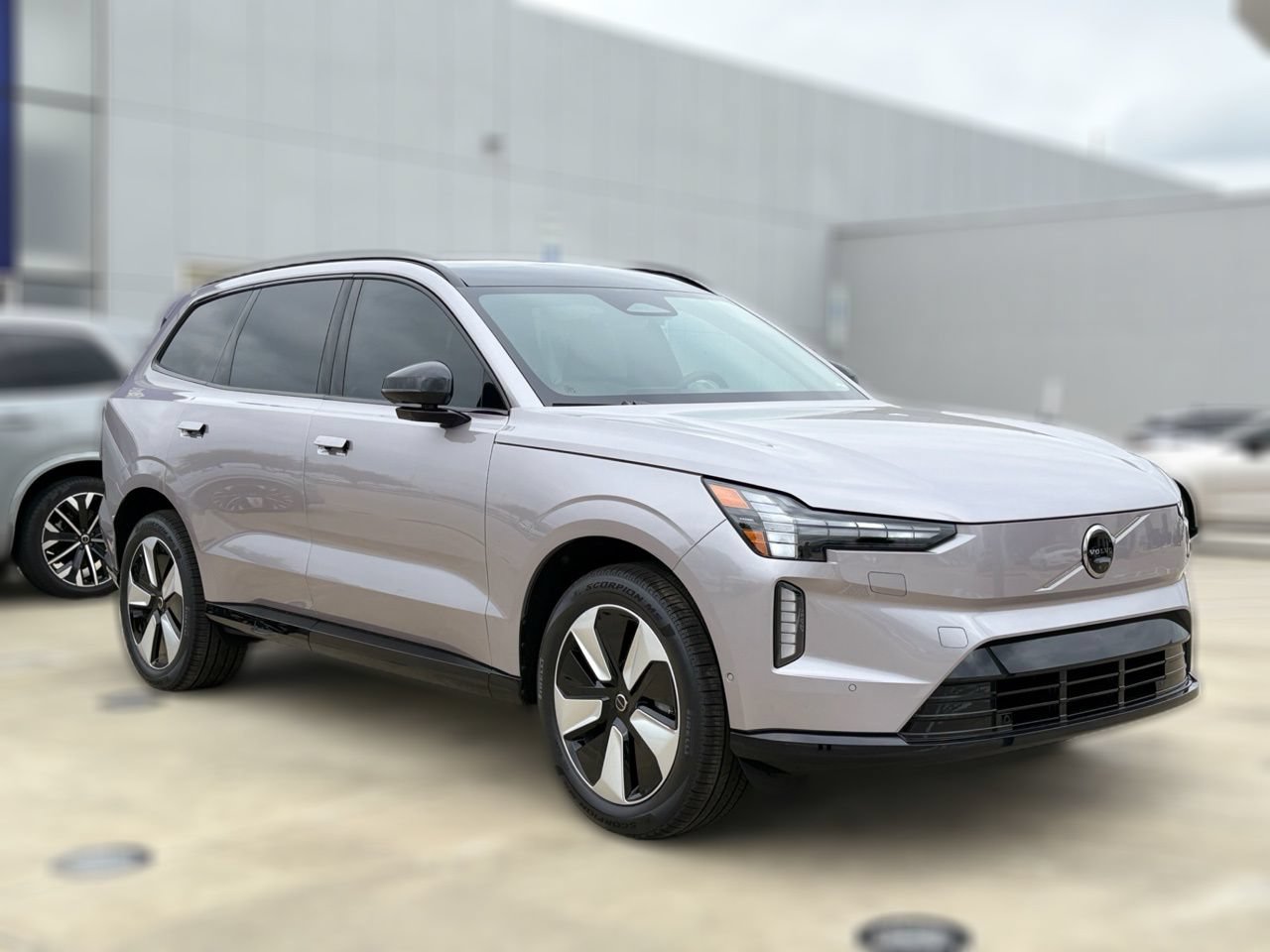 New 2026 Volvo EX90 Plus RWD image 3