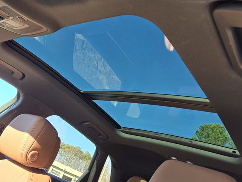 Used 2023 Audi Q3 2.0T Premium Plus w/ Premium Plus Package image 35