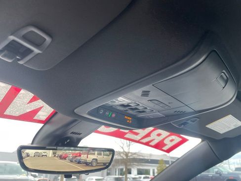 Used 2024 Buick Enclave Essence w/ Experience Buick Package image 20