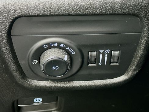 Used 2023 Jeep Grand Cherokee L Limited AWD/4WD image 17
