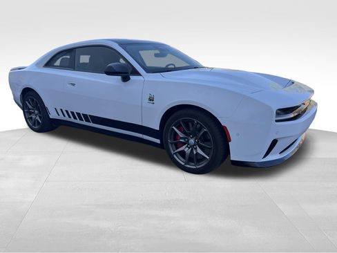 Used 2025 Dodge Charger Daytona Scat Pack w/ Track Pack AWD/4WD image 3