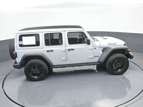Used 2024 Jeep Wrangler Unlimited image 58