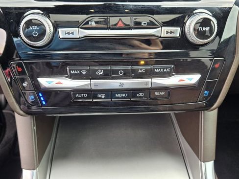 Certified 2022 Ford Explorer King Ranch w/ Technology Package image 16