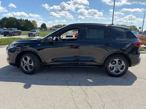 Used 2023 Ford Escape ST-Line AWD/4WD image 4