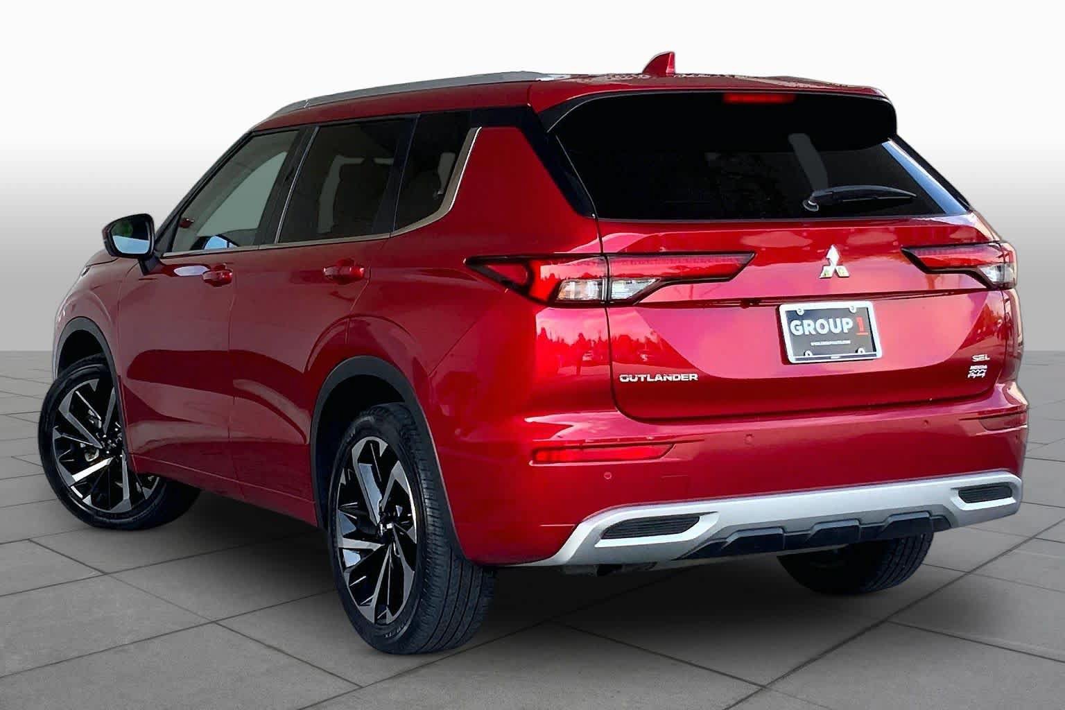 Used 2024 Mitsubishi Outlander SEL FWD image 12