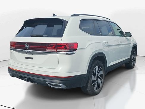 Used 2025 Volkswagen Atlas SE FWD image 3