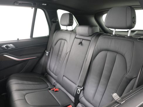 Used 2022 BMW X5 xDrive40i w/ Premium Package AWD/4WD image 33