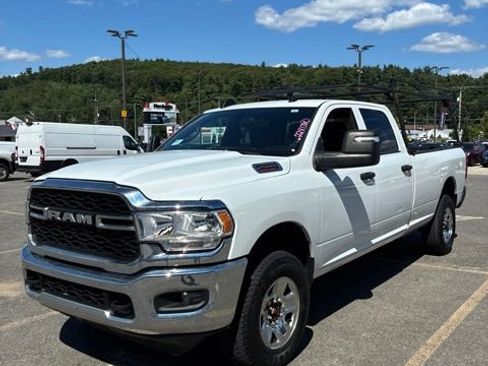 Used 2024 RAM 2500 Tradesman w/ Chrome Appearance Group AWD/4WD image 3