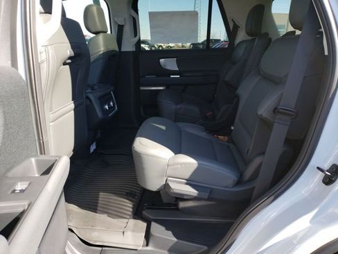 New 2026 Ford Expedition Active image 28