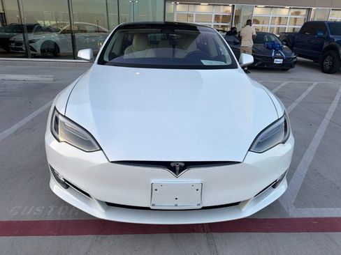 Used 2018 Tesla Model S 100D AWD/4WD image 2