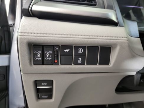 Used 2023 Honda Odyssey EX-L image 13
