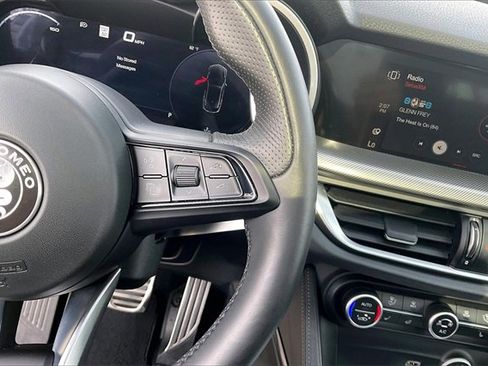 Used 2024 Alfa Romeo Stelvio Veloce image 17