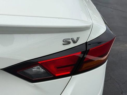 Used 2023 Nissan Altima 2.5 SV w/ SV Premium Package FWD image 5