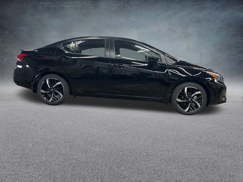 New 2025 Nissan Versa SR image 6