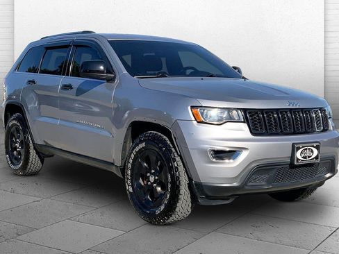 Used 2017 Jeep Grand Cherokee Laredo AWD/4WD image 1