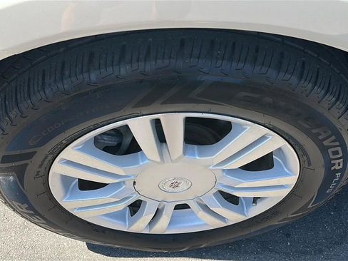Used 2016 Cadillac SRX Luxury w/ Driver Awareness Package FWD image 14