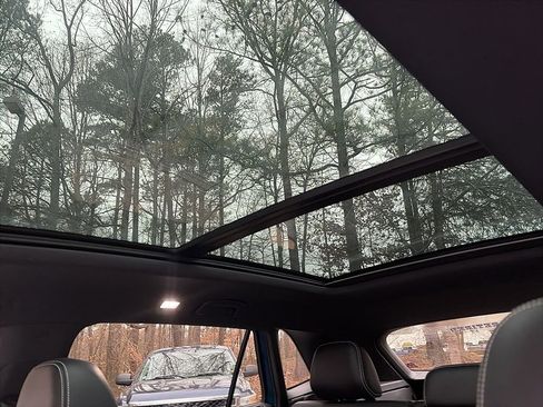 Used 2024 Volkswagen Atlas Cross Sport SEL R-Line image 8