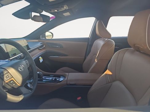 New 2025 Toyota Crown Signia image 9