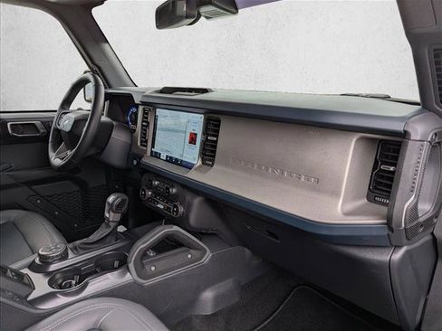 Used 2024 Ford Bronco Outer Banks image 29