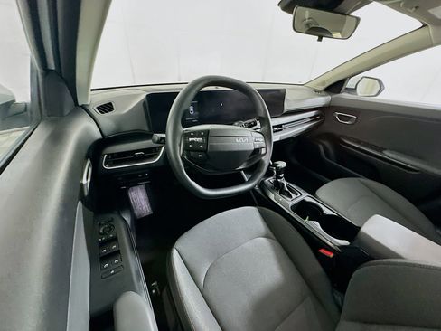 Used 2025 Kia K4 LXS image 18