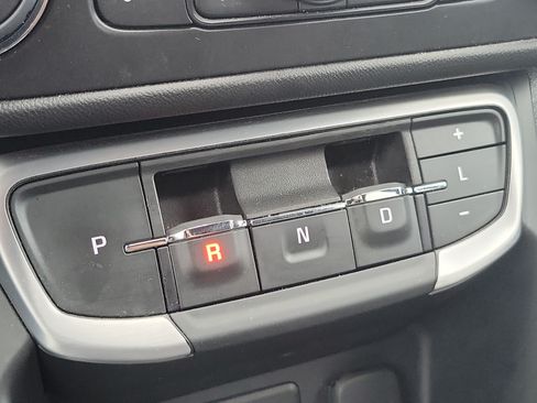 Used 2024 GMC Terrain SLT w/ Infotainment Package II FWD image 34
