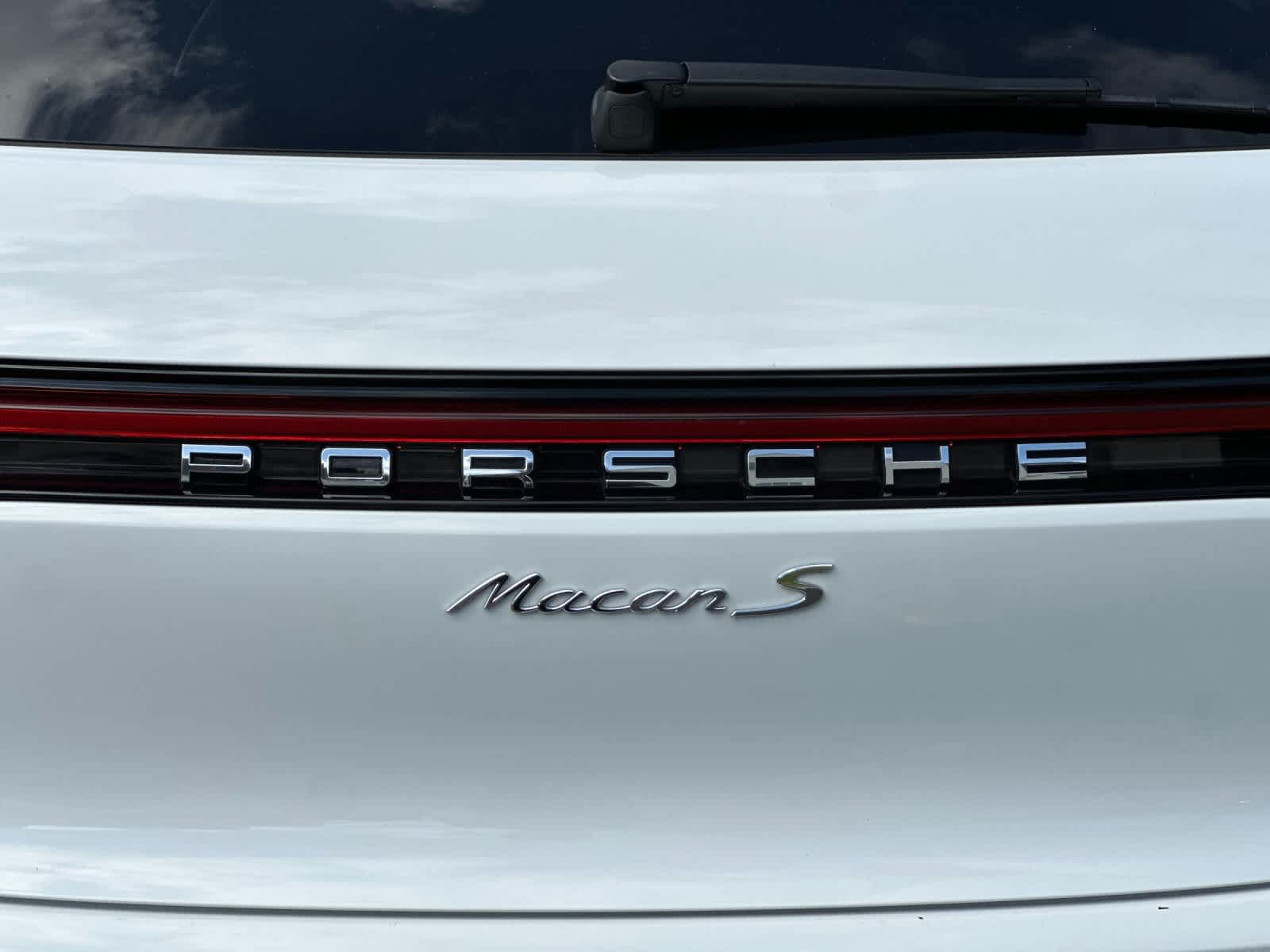 Certified 2021 Porsche Macan S AWD/4WD image 32