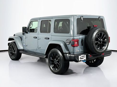 Used 2024 Jeep Wrangler Unlimited Sahara AWD/4WD image 13