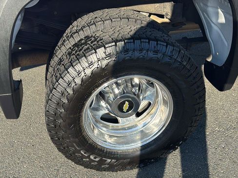 Used 2022 Chevrolet Silverado 3500 LTZ w/ LTZ Plus Package image 9