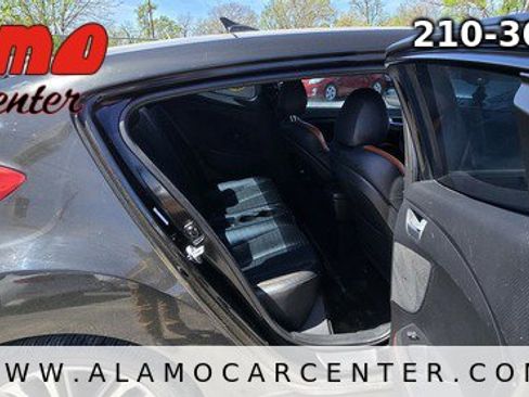 Used 2016 Hyundai Veloster Turbo image 19