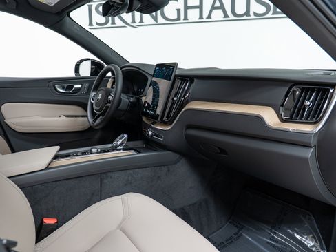 New 2026 Volvo XC60 B5 Plus w/ Climate Package image 21