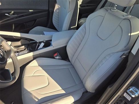 New 2026 Hyundai Elantra Limited image 16