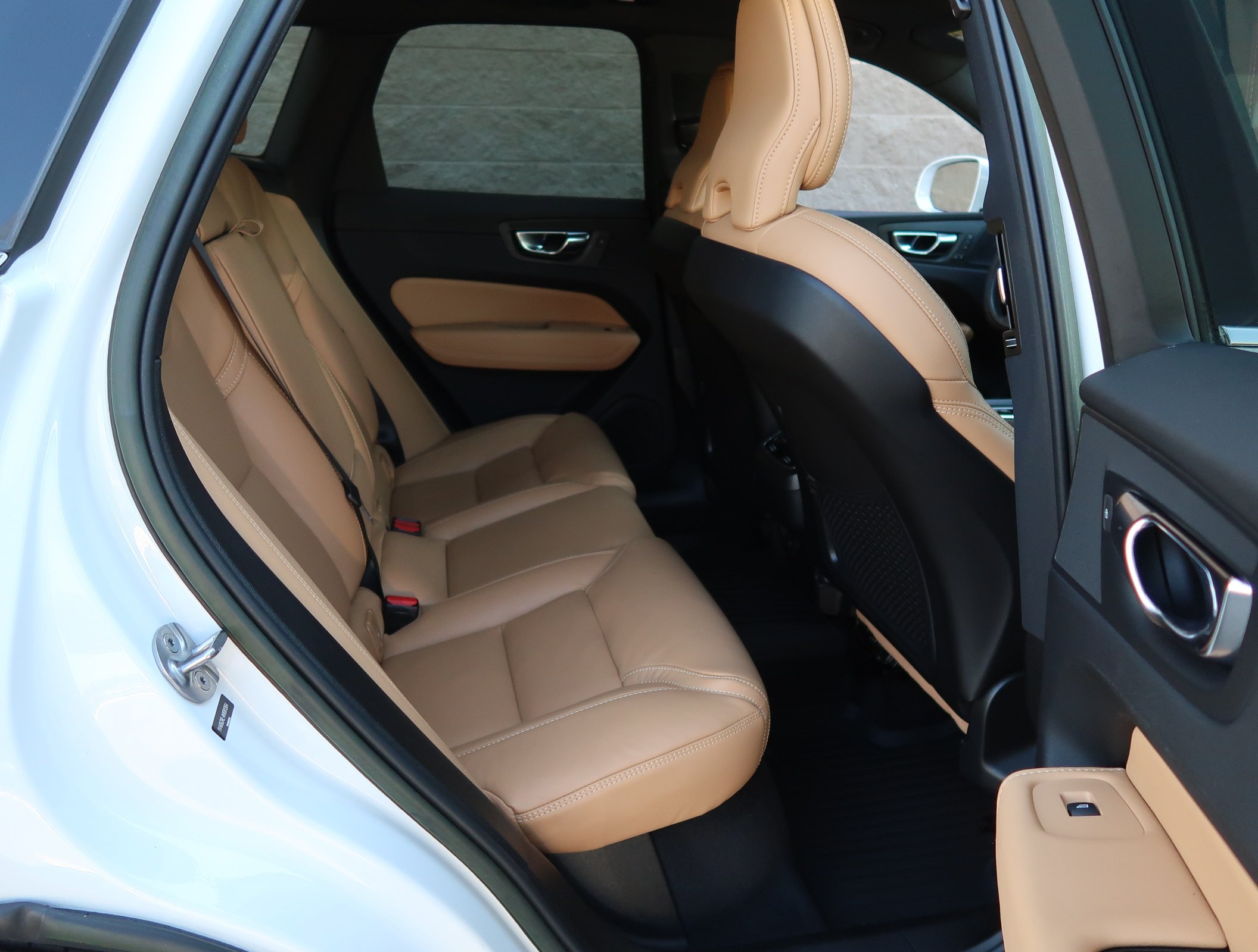 Used 2022 Volvo XC60 B6 Inscription w/ Advanced Package AWD/4WD image 36