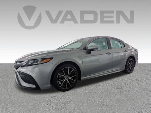 Used 2023 Toyota Camry SE FWD image 2