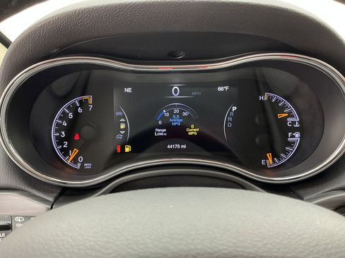 Used 2021 Jeep Grand Cherokee Limited w/ Trailer Tow Group IV image 11