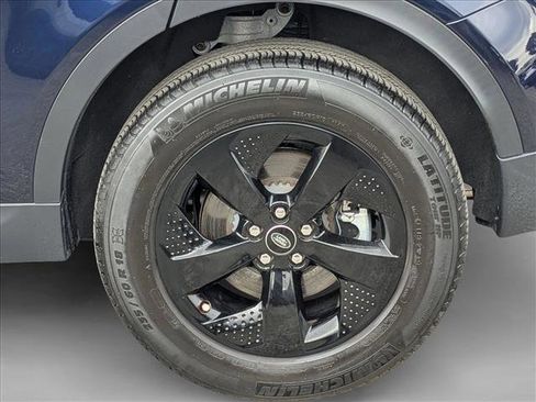 Used 2022 Land Rover Discovery Sport SE image 22