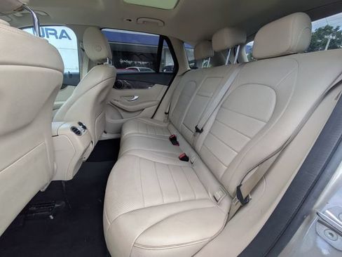 Used 2021 Mercedes-Benz GLC 300 image 12