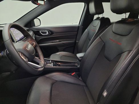 Used 2024 Jeep Compass Trailhawk image 17